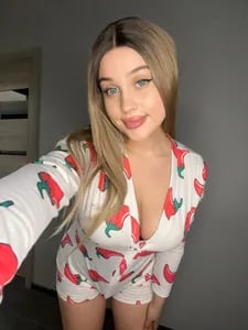 Heyy je suis Stella !! tu es une tgirl spéciale...