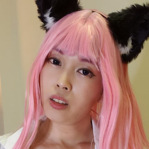 Je suis juste une fille trans asiatique en quêt...