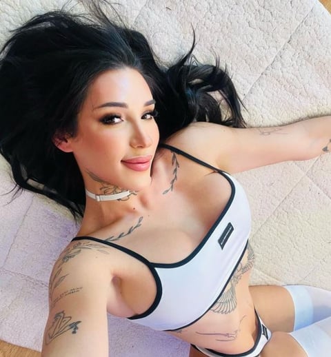 I am argentinia trans girl, horny and ready for...