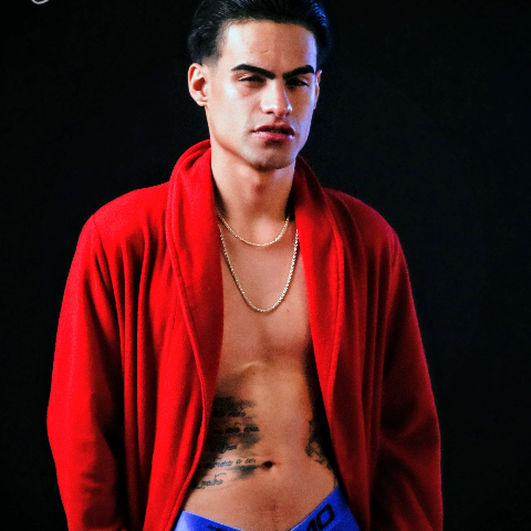 Joven Colombiano de polla grande 🍆Me encanta g...