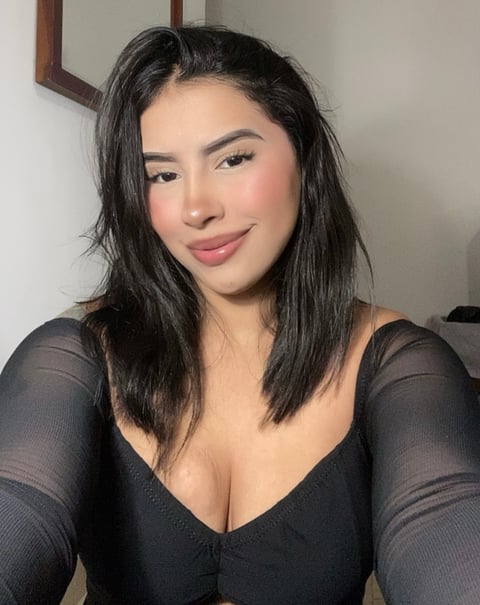 Carita de niña buena y muy culona 🍑 BIG ASS! me...