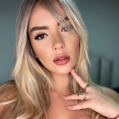Si deseas a una Pornstar Colombiana Paisa de gr...