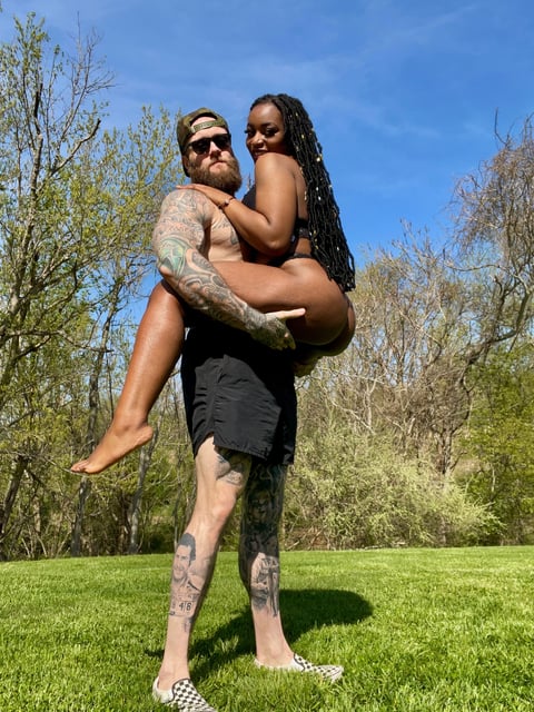 Your favorite interracial couple👩🏾‍❤️‍💋‍👨🏻