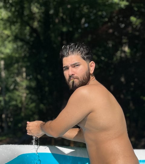 DESI PUNJABI MUNDA Hello.