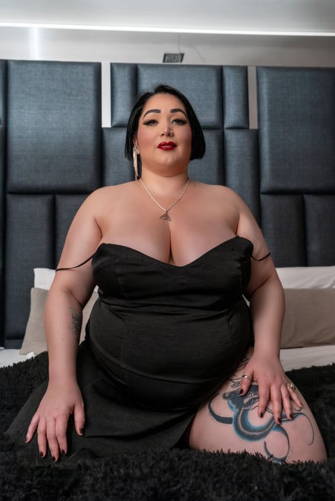 Ich bin eine BBW-Pornodarstellerin. 43 Jahre al...