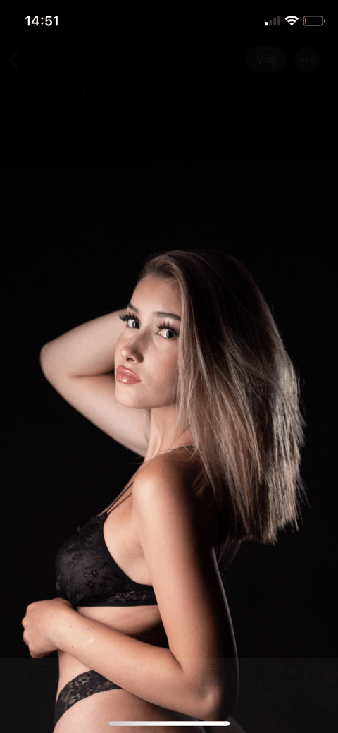 19 anos, pequena, corpo natural, vilã sueca🖤