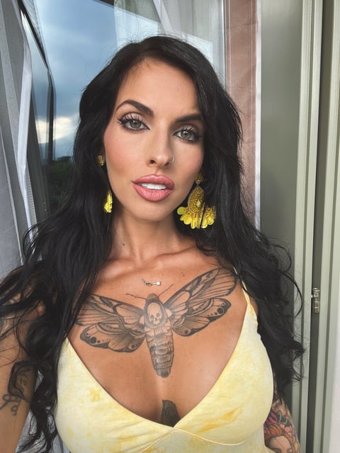 I’m an Italian Suicide Girl