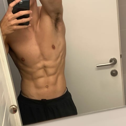 Muscle flexing 🦵💪