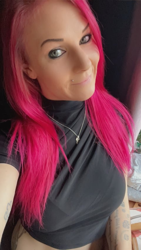 Danish housewife. Daddy is at work. Come play w...
