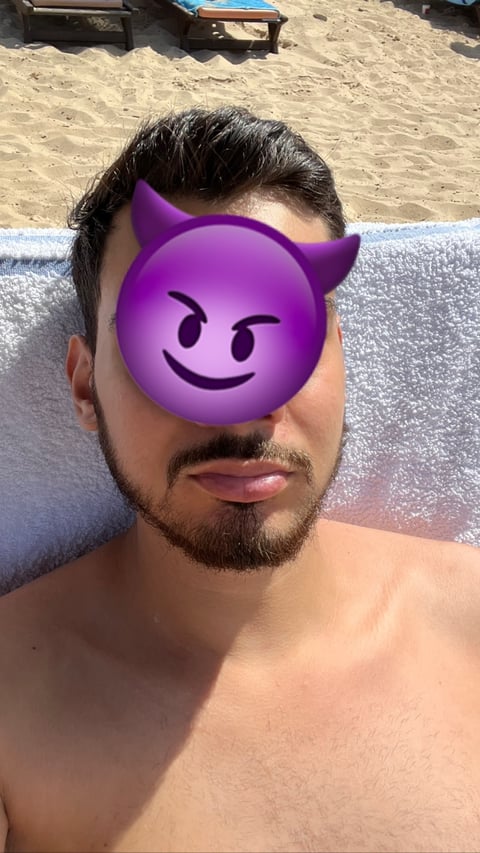 Versa 
Hairy 
23 y 
From 🇹🇳 Living in ?