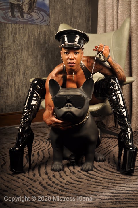 The ebony mistress of your wildest dreams. Come...