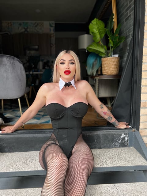 Soy una mezcla morena perfecta con rasgos hermo...