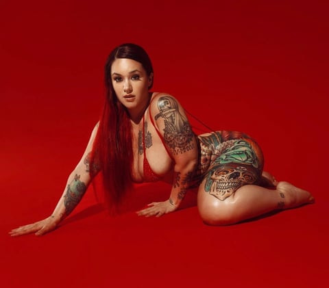Hey baby, I'm Santana Red 🌹 your Latina, redhea...