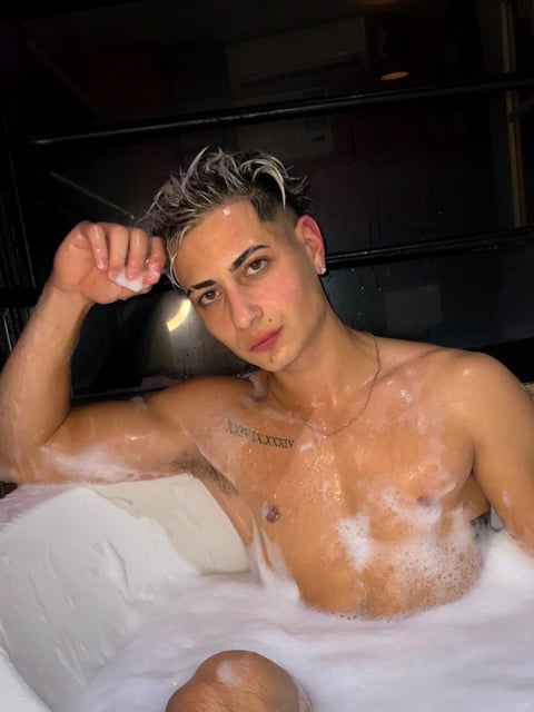 I'm Rulo, Argentinian Pornstar who love fitness!