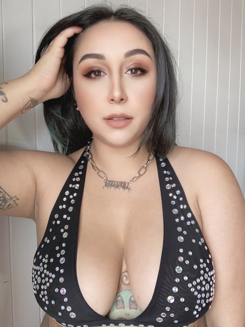 MariaJupiter is a curvy Greek, tattooed goddess...