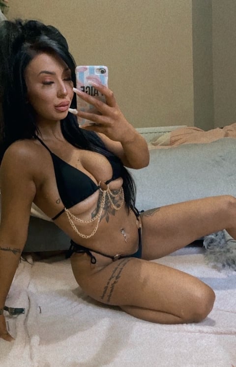 Petite 5ft3 big boobs brunette