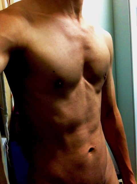 A Hong Kong boy who has a 17cm thing. H/W: 178/67
