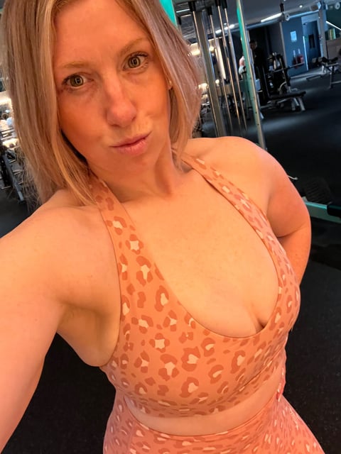 Amateur porn, real life MILF and Swinger.  Gokk...