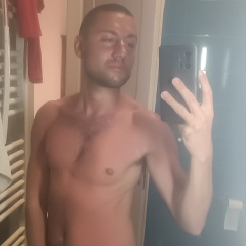 ¡Bienvenidos! Soy un chico de 25 años de Croaci...