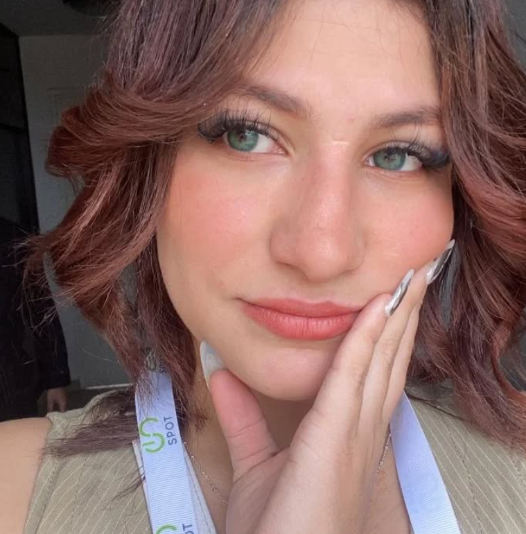 Profile Background for María Parodi