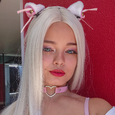 Profile Background for Debora Mendes