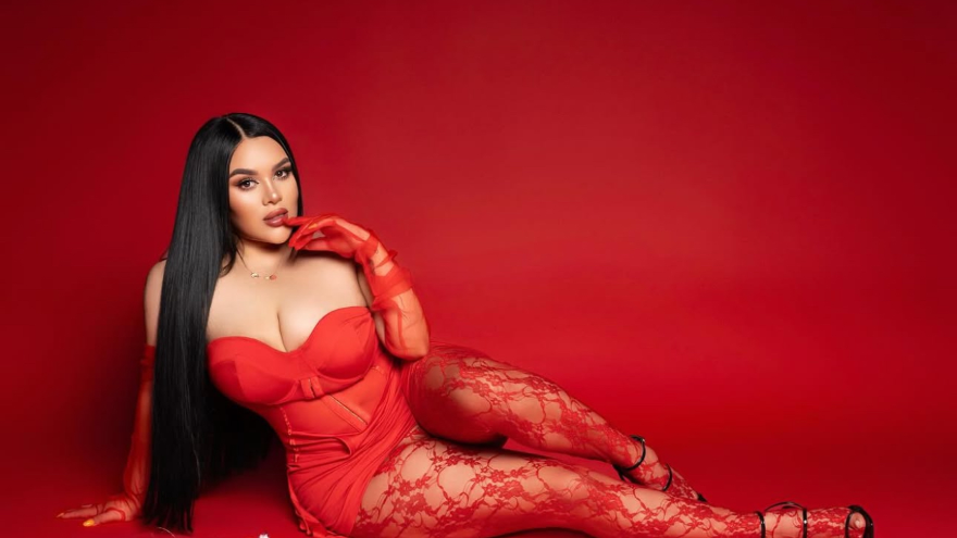 Diana ESTRADA - Official Page