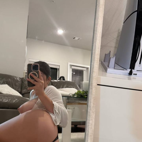 Profile Background for Elena