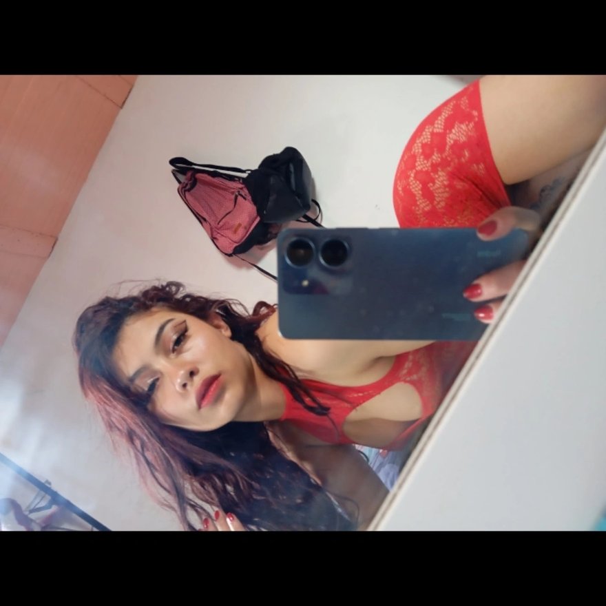 Valentina Sanchez 🍓 - Official Page