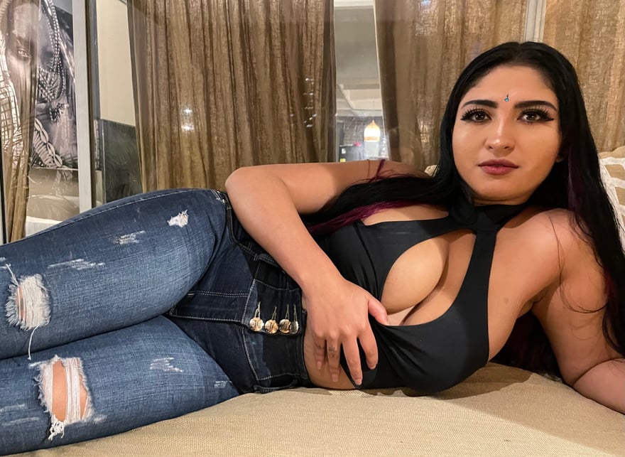 20 Y/O iNDiAN PUSSY 🇮🇳 - Official Page
