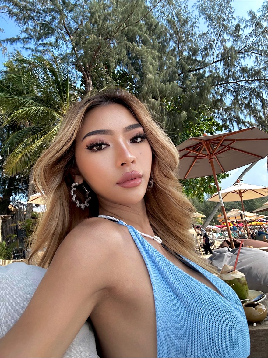 Singapore Lily - Official Page