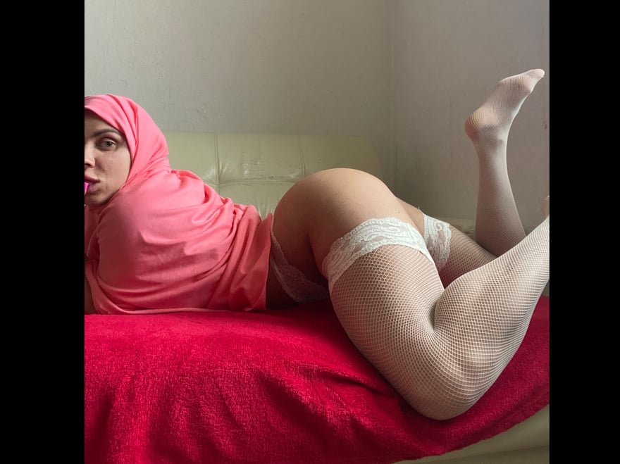 Hot Muslim  🥵 🍓  🧨🔥 - Official Page