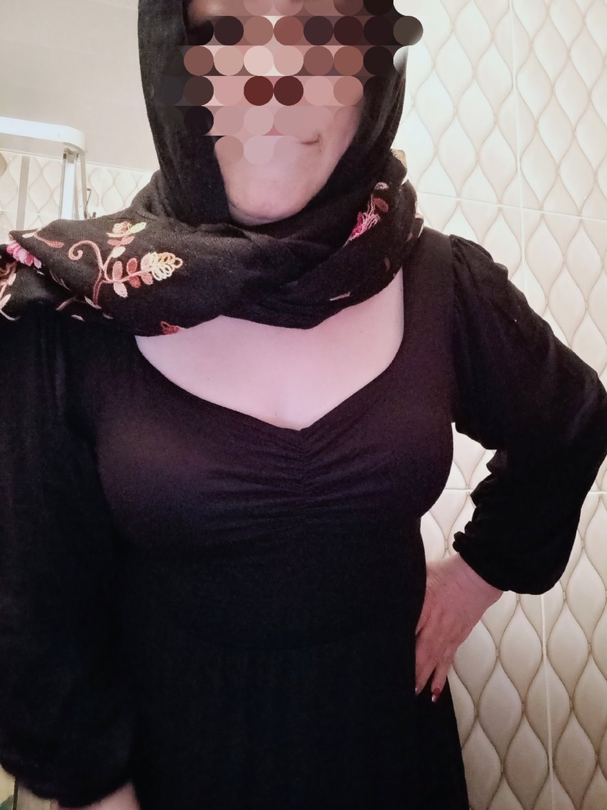 Hijab woman - Official Page