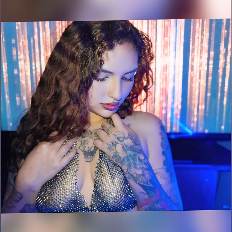 Sarah Karyn - Official Page